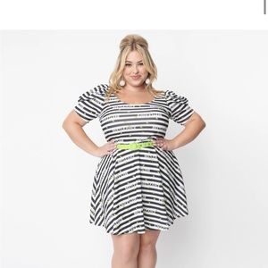Unique vintage beetlejuice dress xl new